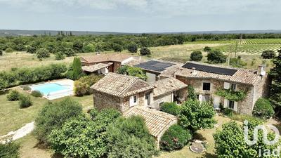 Maison - 241 m² - 10 pièces