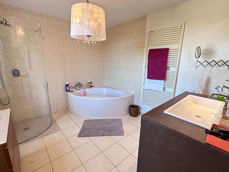 Maison de village - 257 m² - 7 pièces