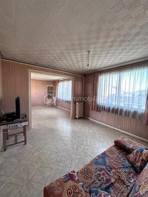 Appartement - 80 m² - 4 pièces