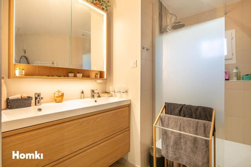 Appartement - 99 m² - 4 pièces