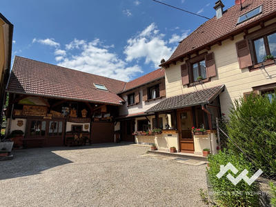 Maison - 270 m² - 8 pièces