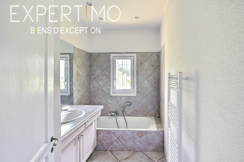 Villa - 209 m² - 5 pièces