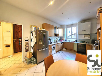 Appartement - 151 m² - 5 pièces