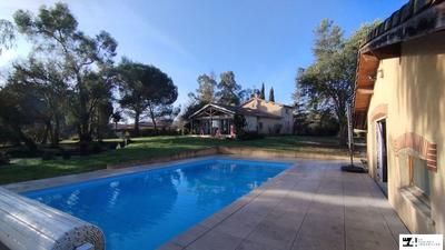 Maison traditionnelle - 157 m² - 4 pièces