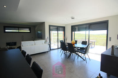 Maison - 140 m² - 5 pièces