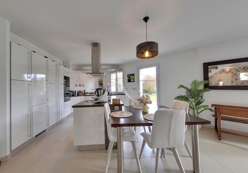 Maison - 170 m² - 7 pièces