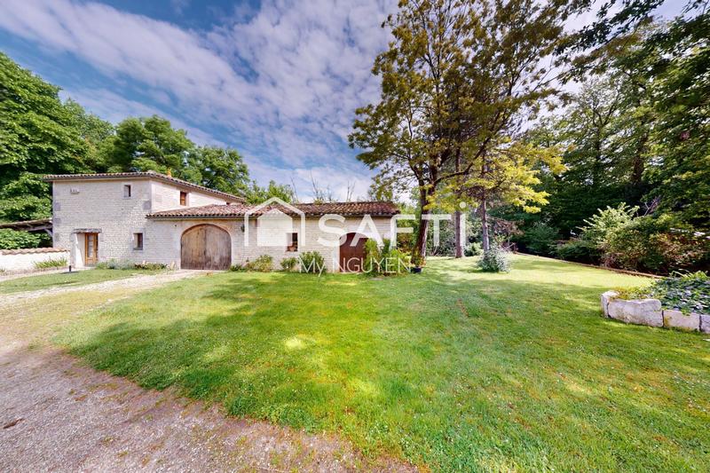 Maison - 327 m² - 9 pièces