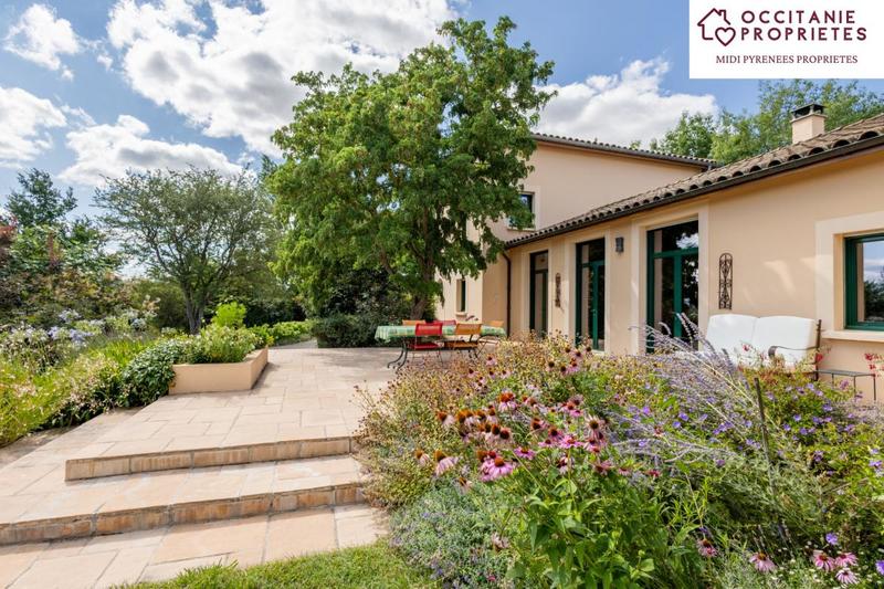 Demeure - 304 m² - 10 pièces