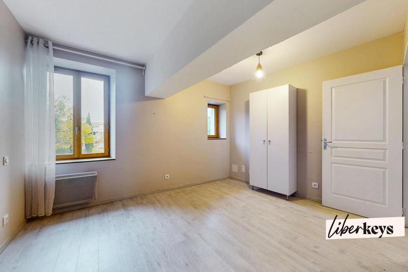 Appartement - 166 m² - 6 pièces