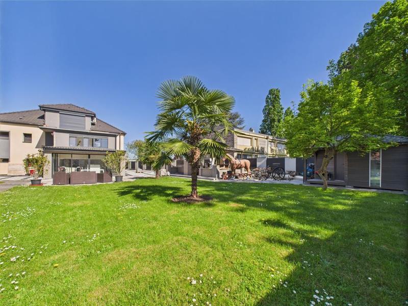 Maison - 255 m² - 9 pièces