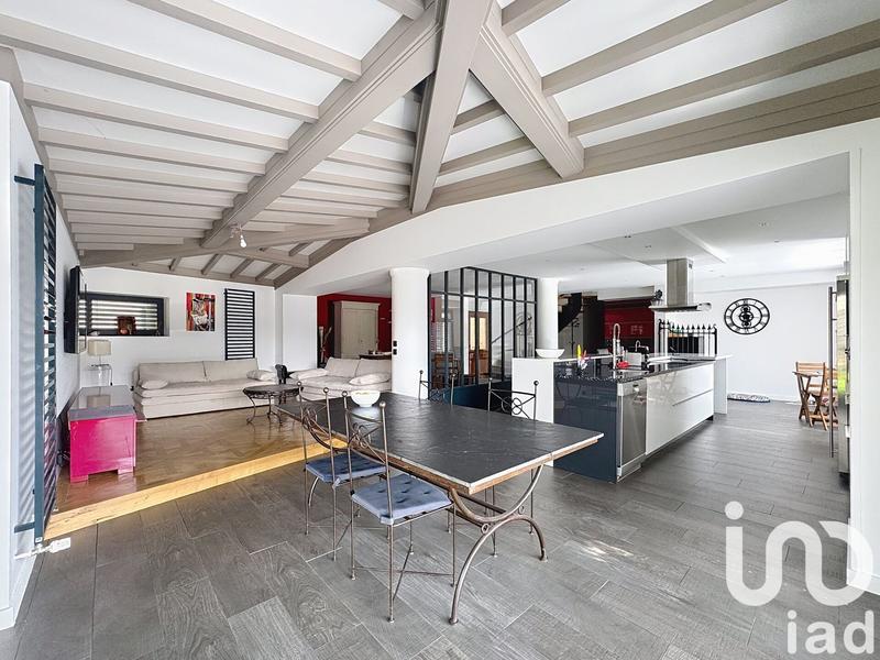 Maison - 272 m² - 8 pièces