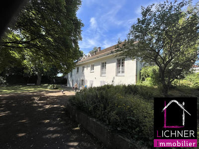 Maison - 373 m² - 10 pièces