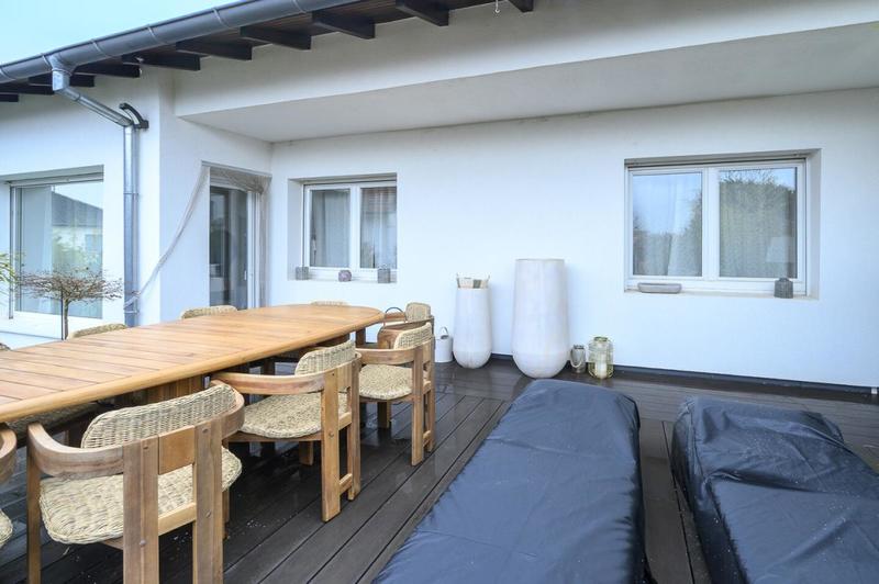 Maison - 268 m² - 6 pièces