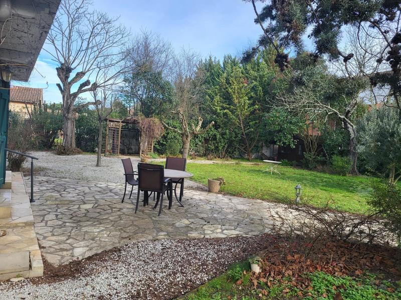 Maison - 220 m² - 8 pièces