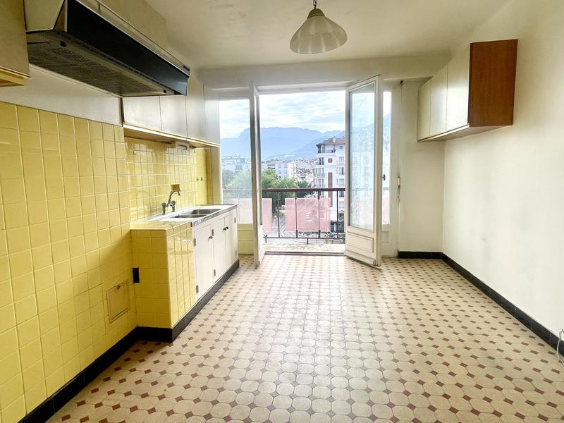 Appartement - 95 m² - 4 pièces