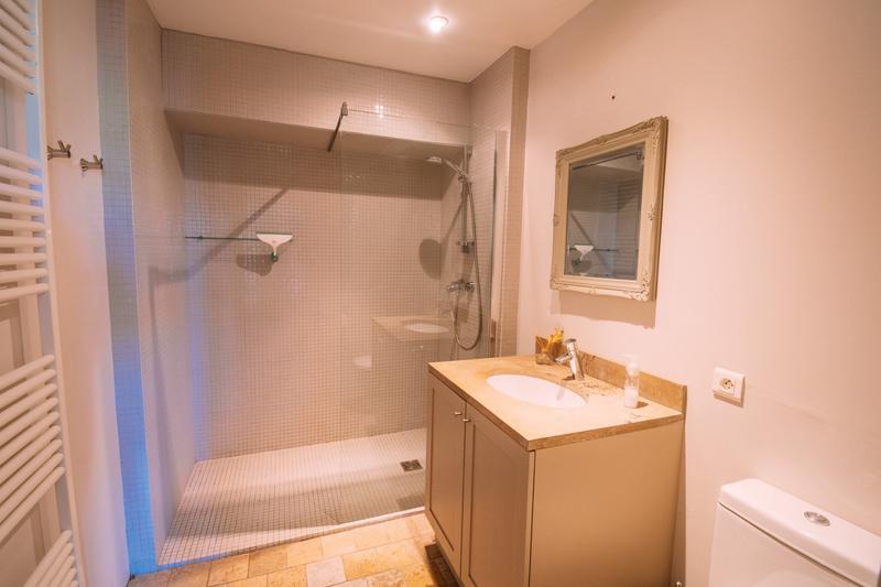 Maison - 370 m² - 9 pièces