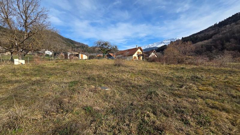 Terrain constructible - 655 m²
