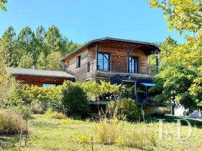 Maison - 137 m² - 6 pièces