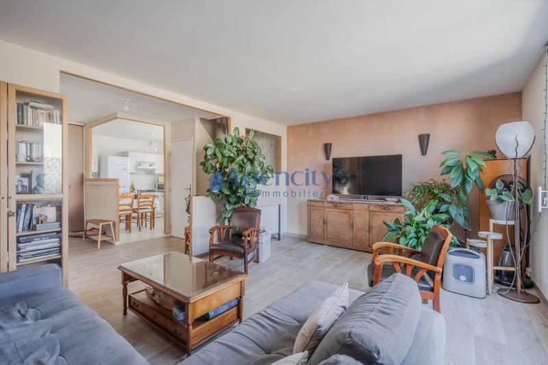 Appartement - 83 m² - 4 pièces