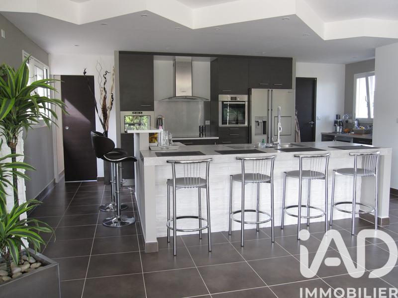 Maison de maîtres - 220 m² - 7 pièces