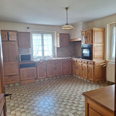 Maison traditionnelle - 140 m² - 6 pièces