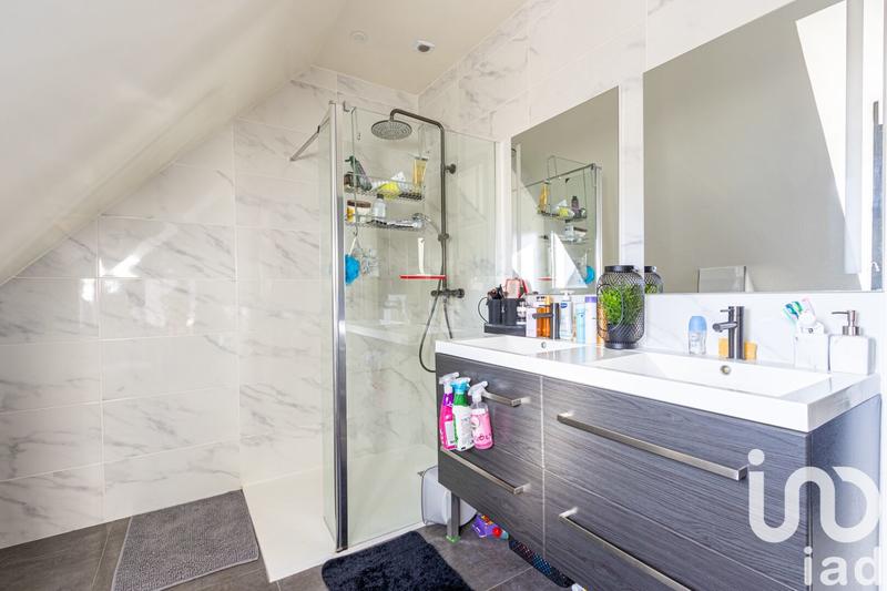 Maison - 180 m² - 5 pièces