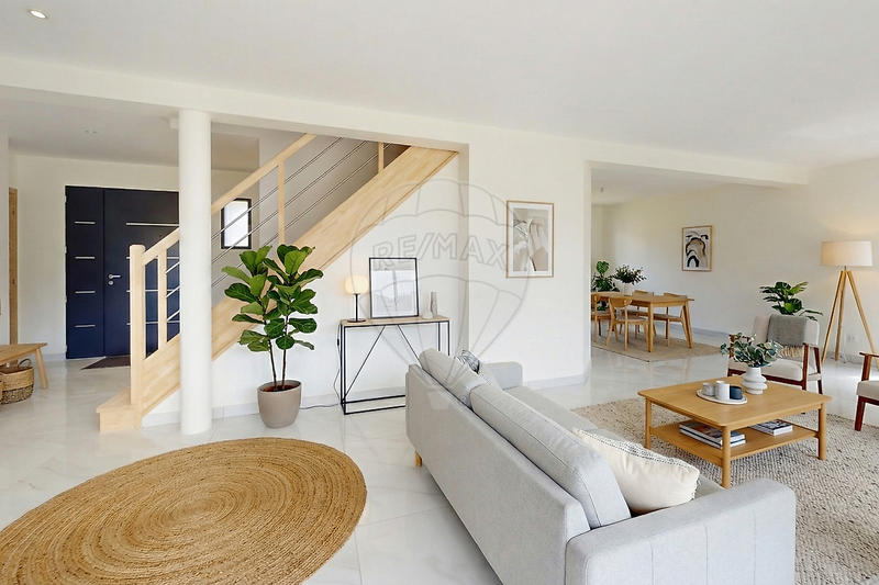 Maison - 182 m² - 7 pièces