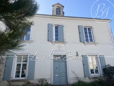 Maison - 295 m² - 11 pièces