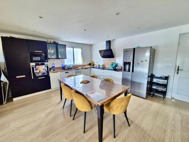 Maison - 213 m² - 5 pièces