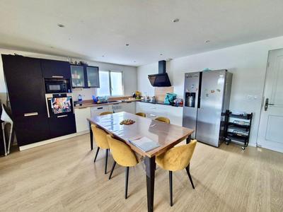 Maison - 213 m² - 5 pièces