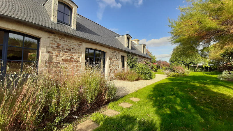 Maison - 480 m² - 12 pièces