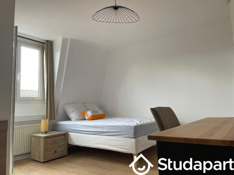 Chambre - 13 m² - 1 pièce