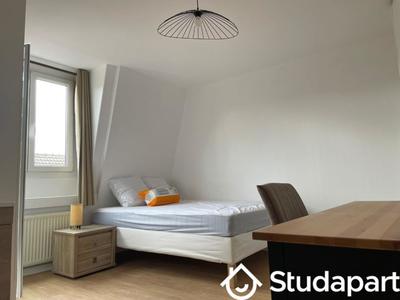 Chambre - 11 m² - 1 pièce