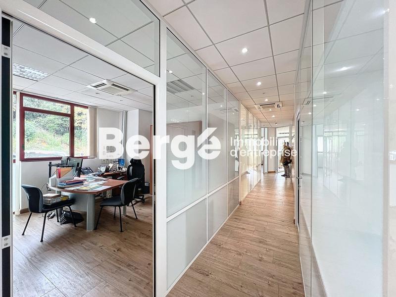 Entrepôt - 2 182 m²