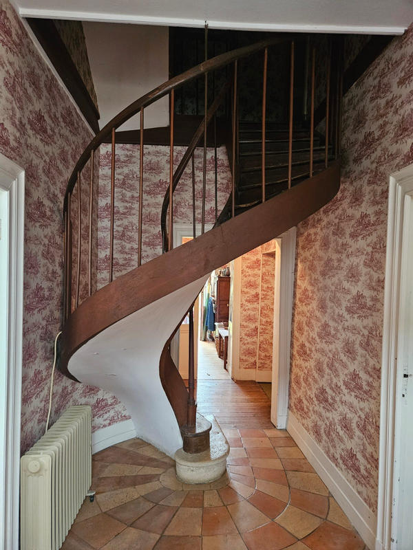 Maison - 220 m² - 10 pièces