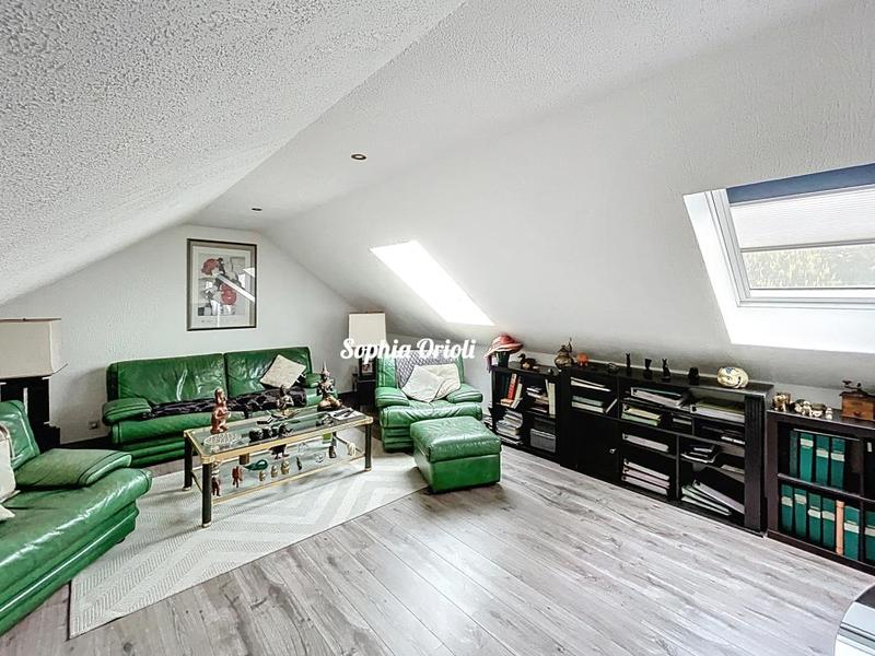 Maison - 185 m² - 5 pièces