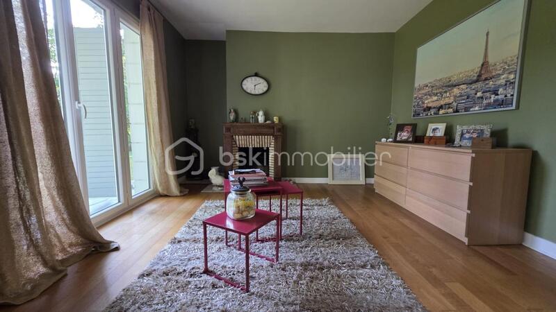 Maison - 230 m² - 9 pièces