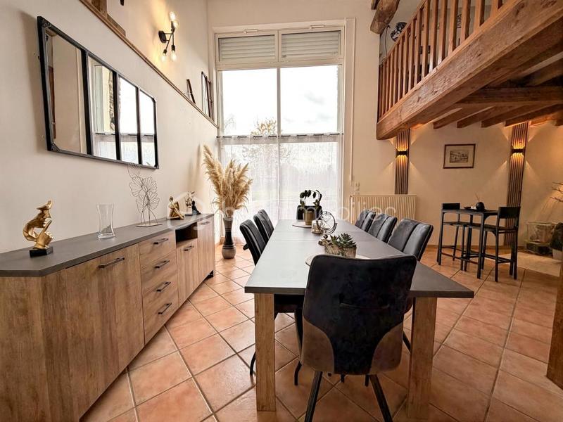 Maison - 180 m² - 5 pièces