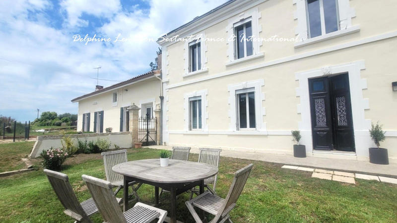 Maison - 400 m² - 11 pièces