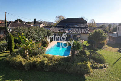 Maison - 308 m² - 6 pièces