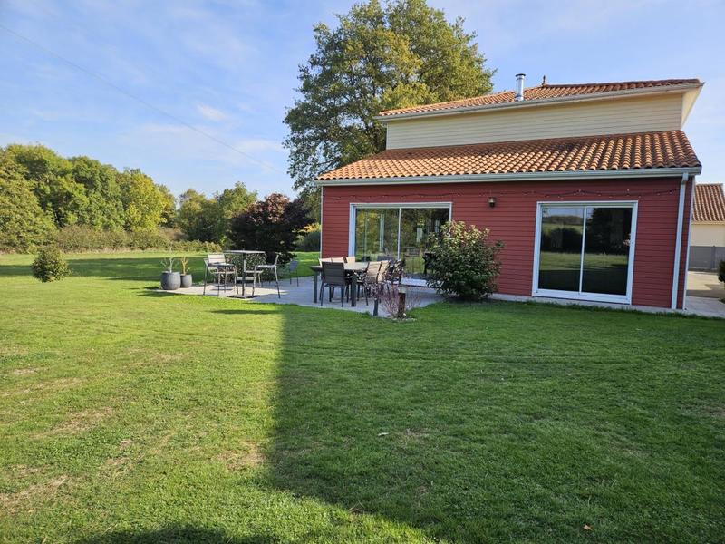 Maison - 207 m² - 8 pièces