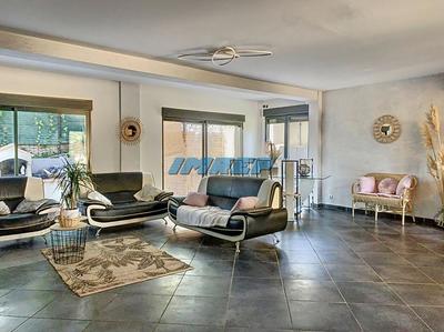 Maison - 160 m² - 5 pièces