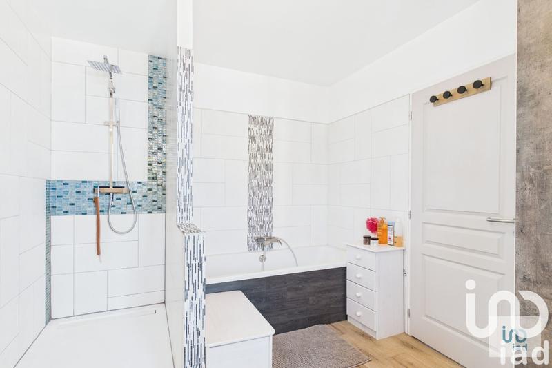 Maison - 166 m² - 7 pièces