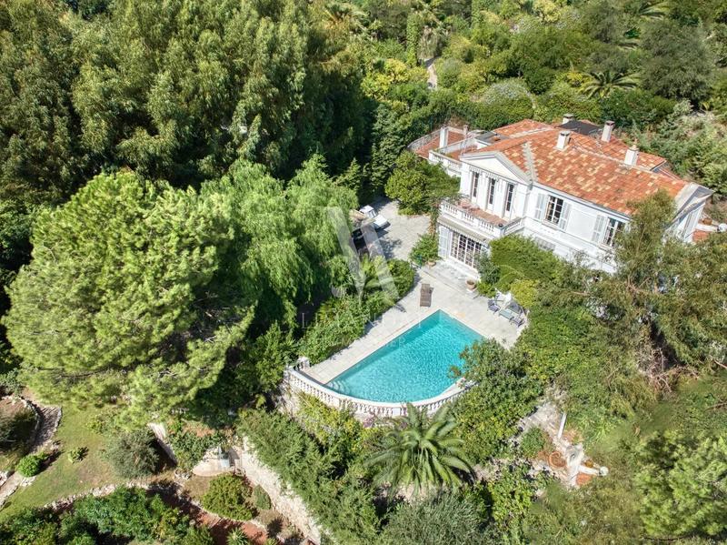 Villa - 475 m² - 12 pièces