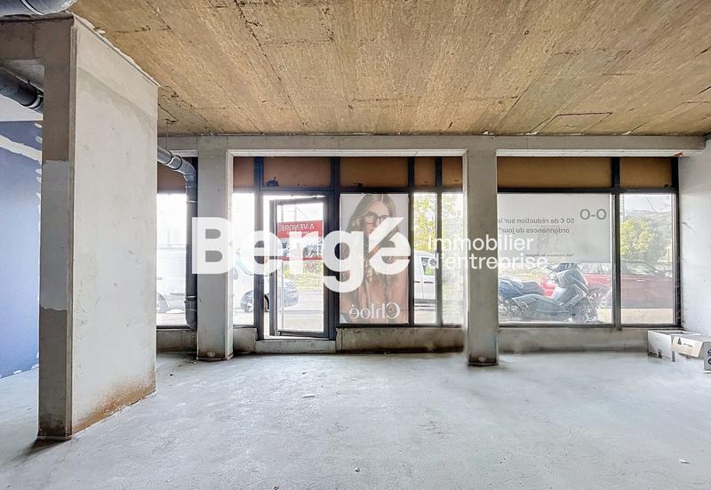 Local commercial - 220 m² - 10 pièces