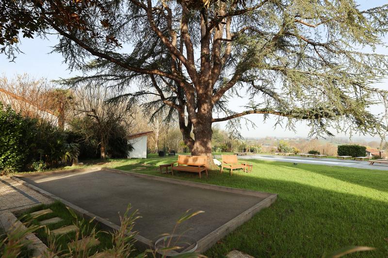 Maison - 404 m² - 9 pièces