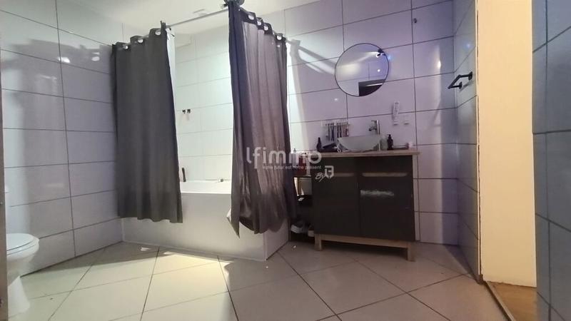 Maison - 250 m² - 12 pièces