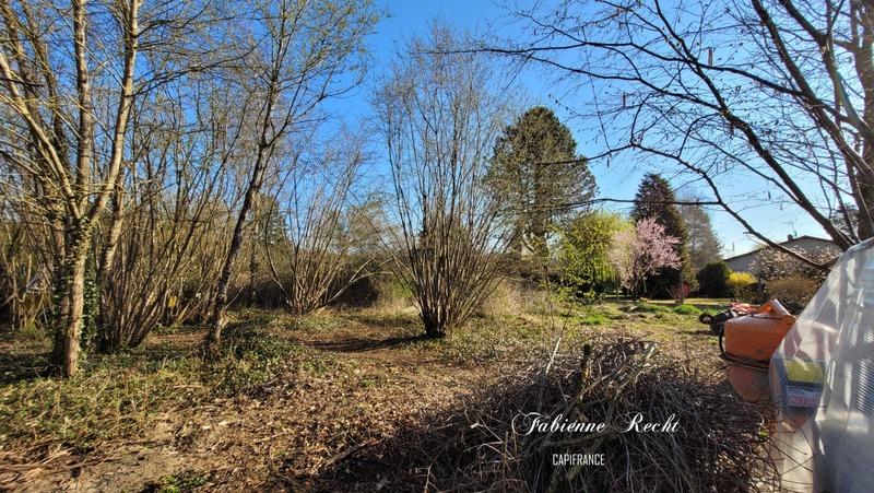 Terrain constructible - 2 092 m²