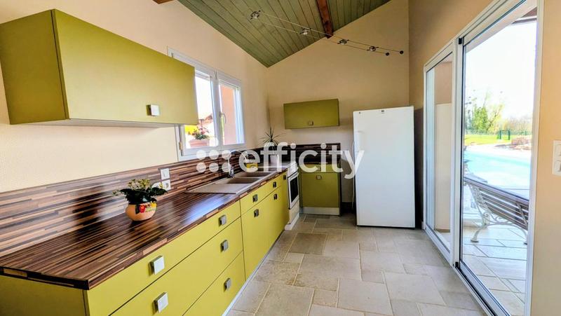 Villa - 179 m² - 8 pièces