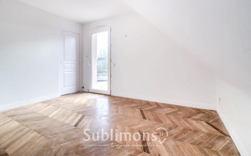 Demeure - 175 m² - 6 pièces